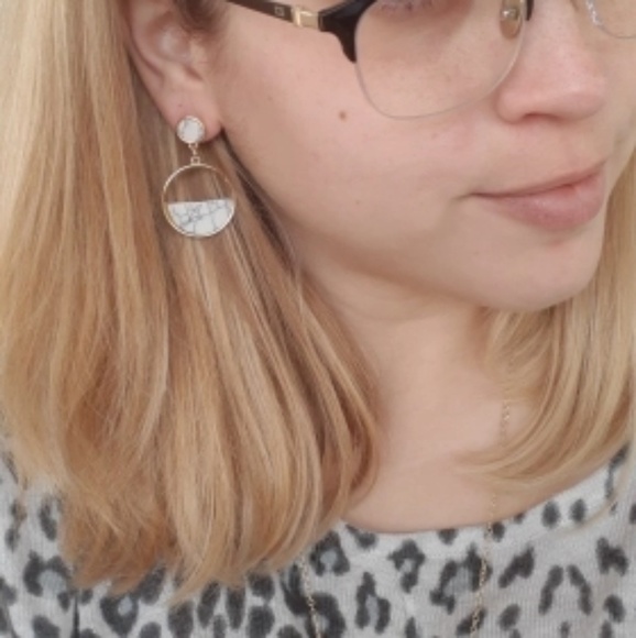 Circle Marble Earrings - Picture 4 of 6